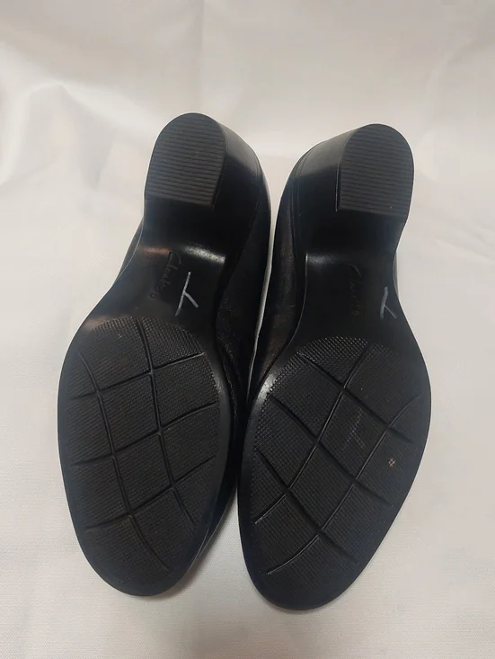 Clarks Black Low Block Heel Pump - Picture 5 of 7